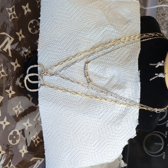 Source Unknown Gold and Silver Necklace Trio - Picture 13 of 15